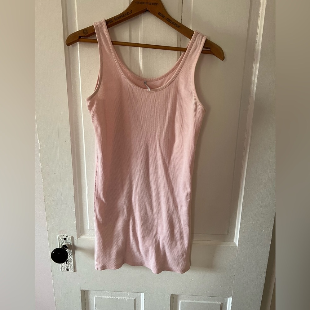 Pale pink ribbed tank top Womens large.